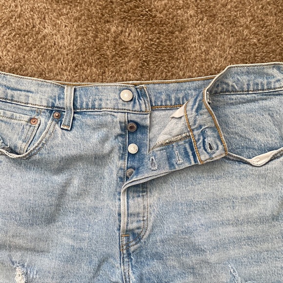 Levi’s 501 cut off shorts - Picture 5 of 8